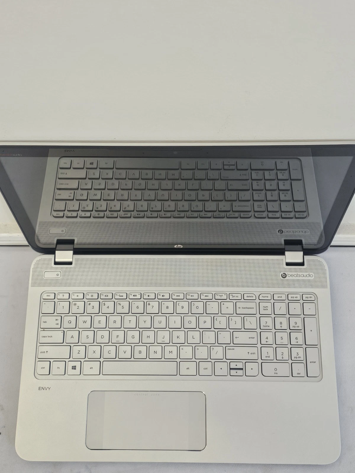 touchscreen HP Laptop - AMD A10-5745M - 6GB RAM - 320GB HDD - Win 10